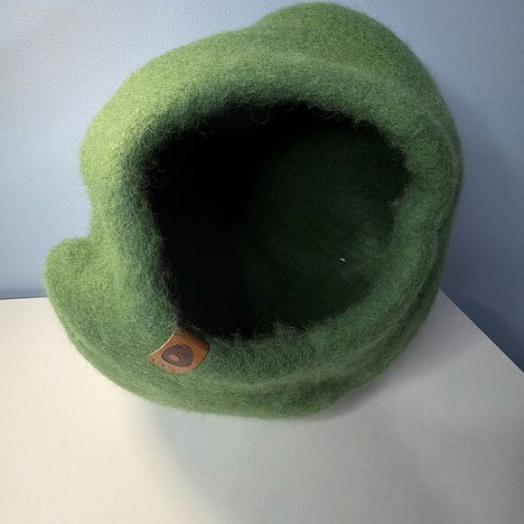 Boiled Wool Cat Cave Cat Cocoon Green Wool - Picture 3 of 8
